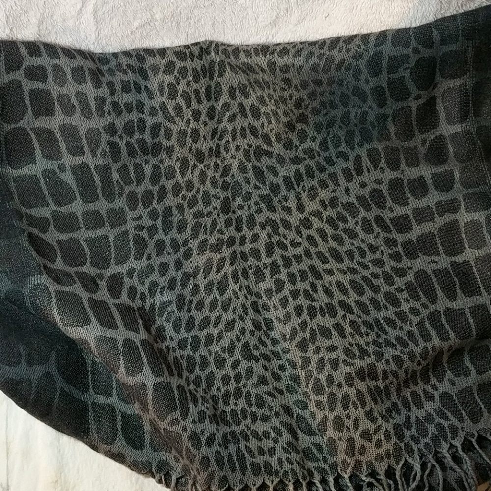 Scarf - Picture 3 of 4